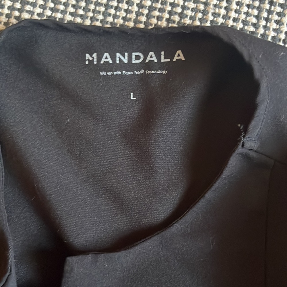 5 Pocket Notch Neck Top Black - Picture 3 of 5